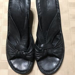 SLIP ON SANDALS Leather 3” Block‎ Heel EUC 86780